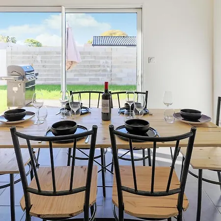 Gorgeous In Longeves With Kitchen Longeves (Charente-Maritime)