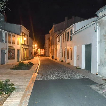 Gorgeous In Longeves With Kitchen Longeves (Charente-Maritime)